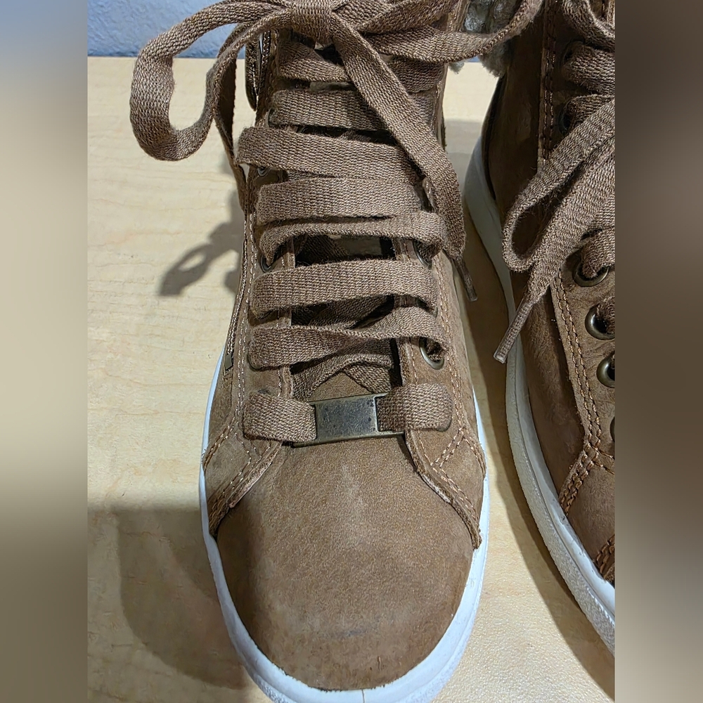 UGG Women's Brown High-Top Sneakers Size 5.5 - Picture 12 of 12